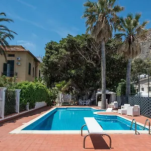 https://bb-villa-liberty-sul-mare.sicilyhotelsitaly.net