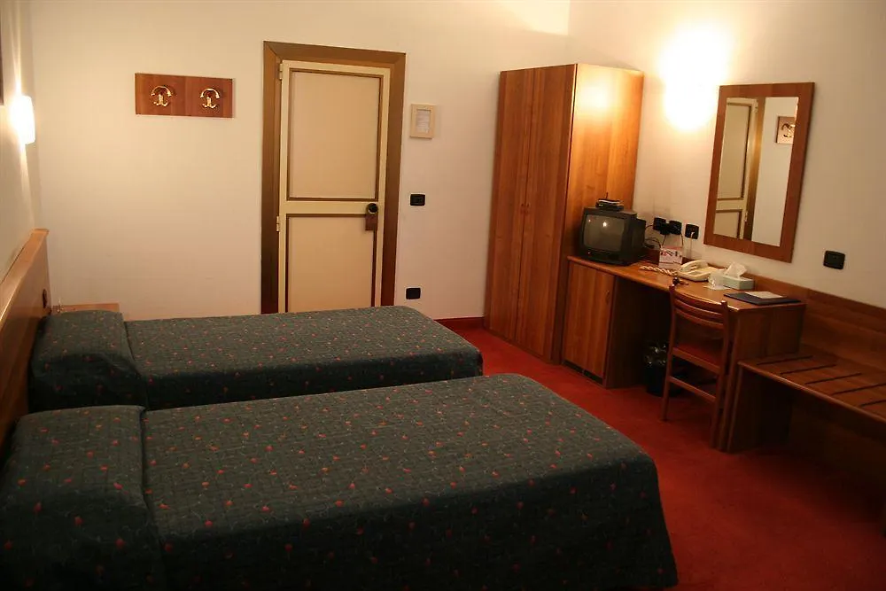 Hotel Arcobaleno فيمودْروني إيطاليا