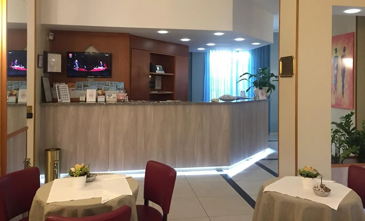 Hotel Arcobaleno فيمودْروني